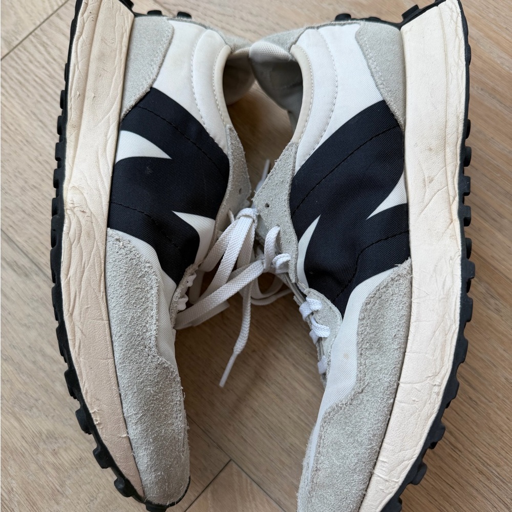 New Balance White and Black Athletic Shoes - Picture 8 of 12